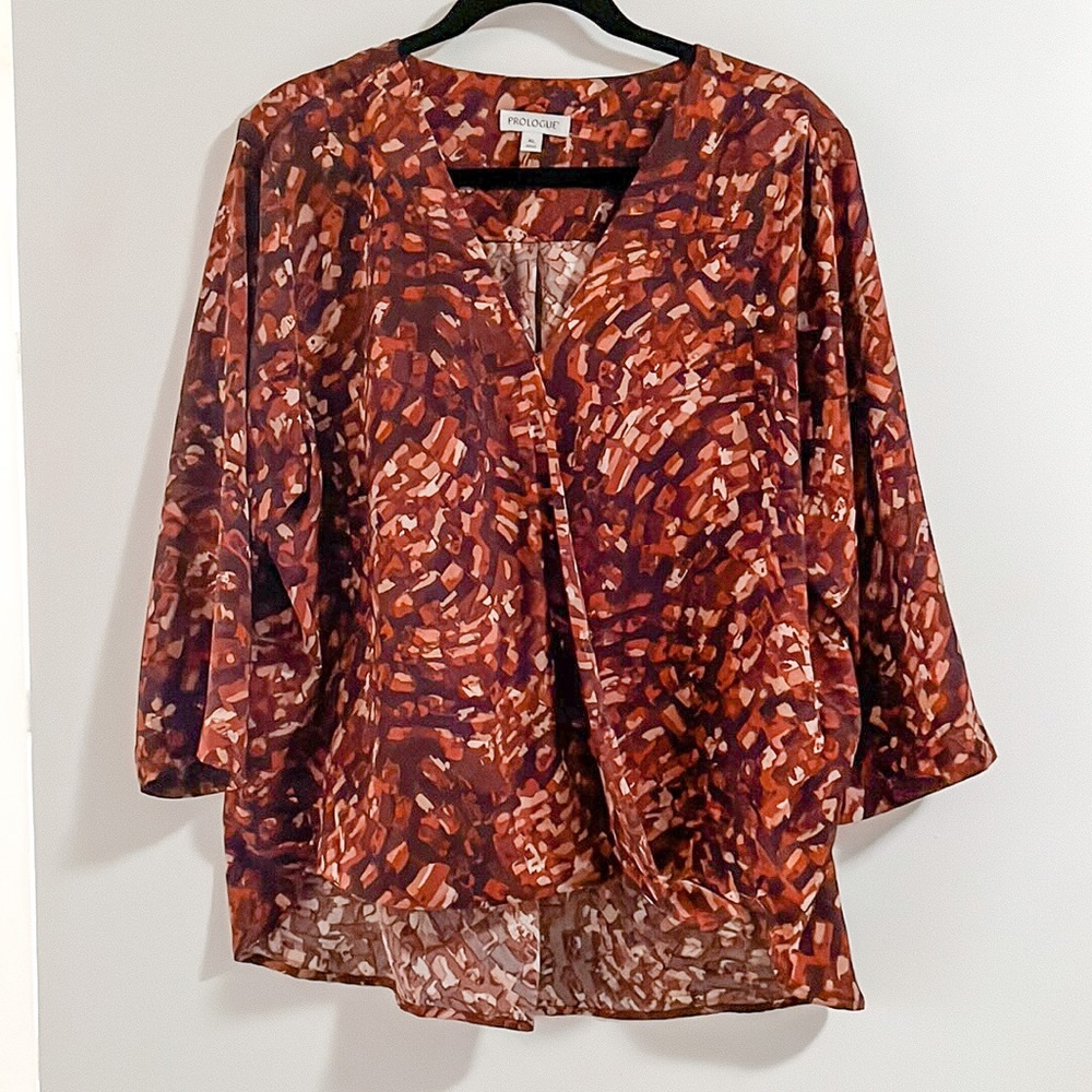Maroon vneck wrap blouse. EUC